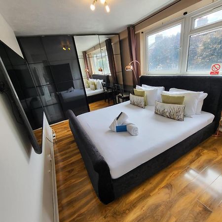Апартаменты R3 Superking Sized Bed & 75" Tv On The Wall In Clapham Лондон Экстерьер фото